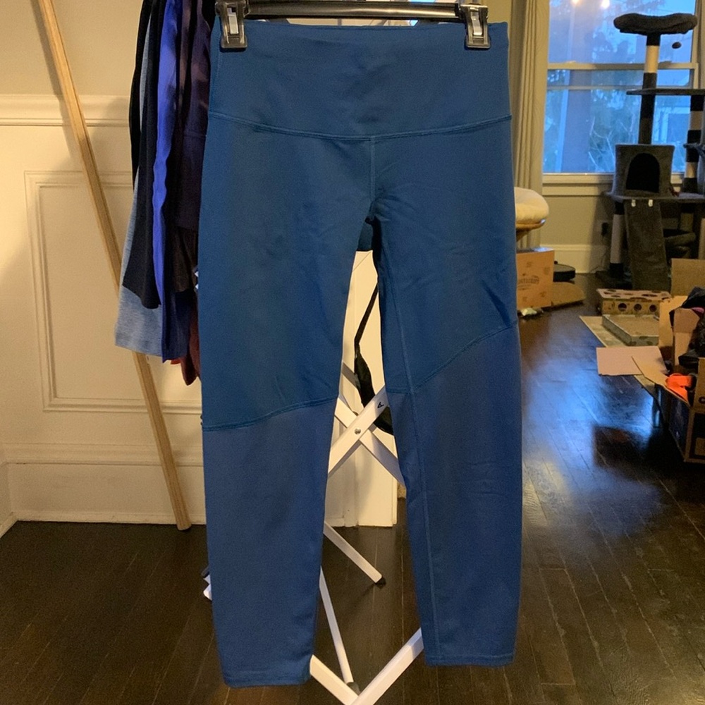 Blue leggings